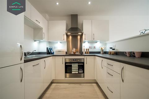 2 bedroom apartment to rent, Brook End, Rochdale, OL16