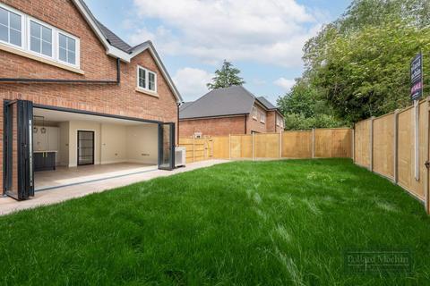 3 bedroom detached house for sale, Rectory Park, Sanderstead