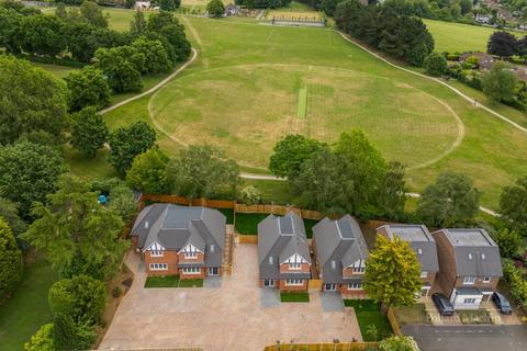3 bedroom detached house for sale, Rectory Park, Sanderstead