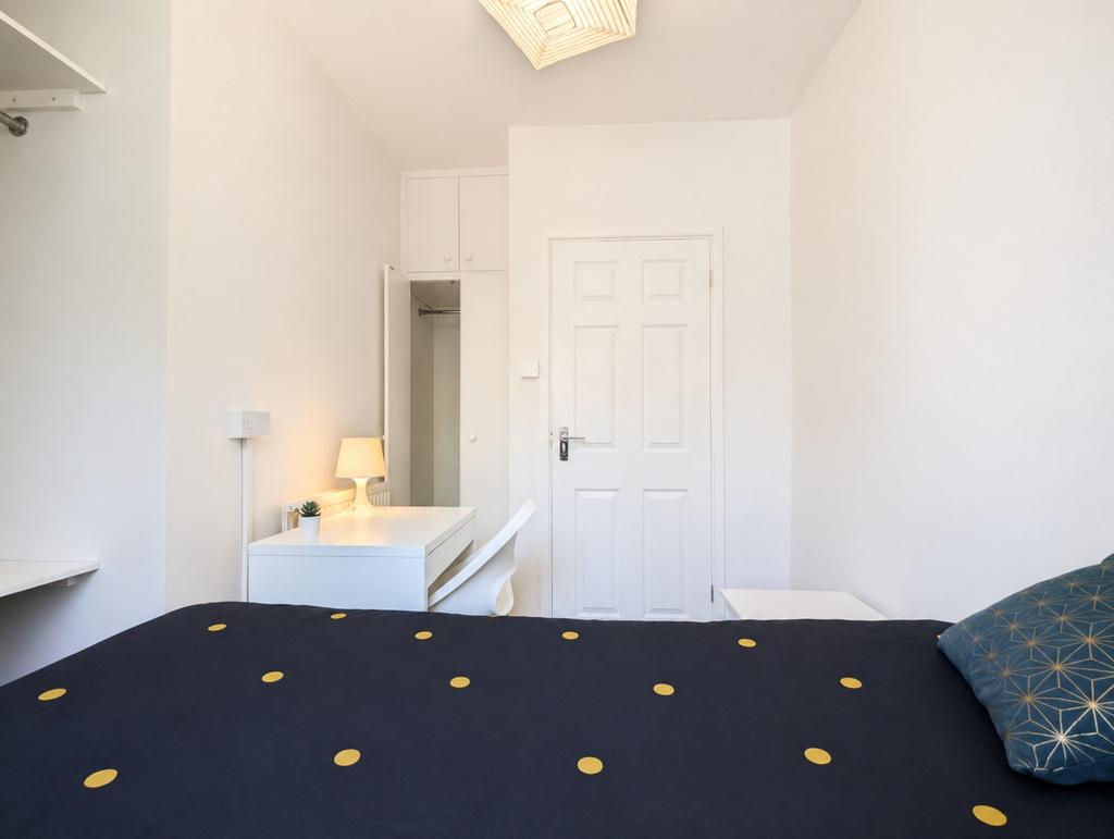 Apartment in London - View 2
