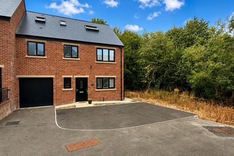3 bedroom semi-detached house for sale, Station Road, Skelmanthorpe, Huddersfield, HD8 9BA