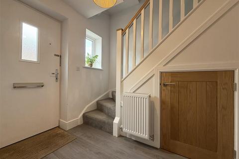 3 bedroom semi-detached house for sale, Station Road, Skelmanthorpe, Huddersfield, HD8 9BA