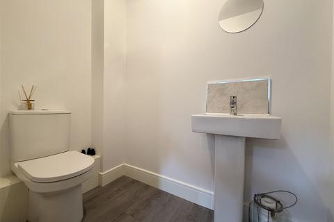 3 bedroom semi-detached house for sale, Station Road, Skelmanthorpe, Huddersfield, HD8 9BA