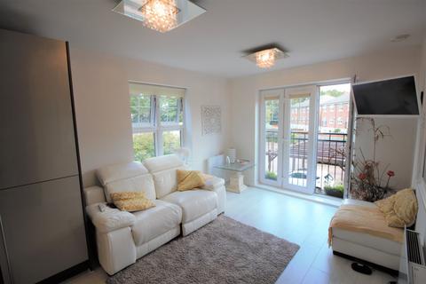 2 bedroom flat to rent, Watford, Hertfordshire, WD17