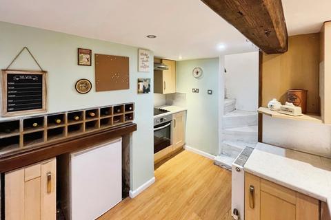 2 bedroom end of terrace house for sale, Moorfield Street, West Yorkshire HX1