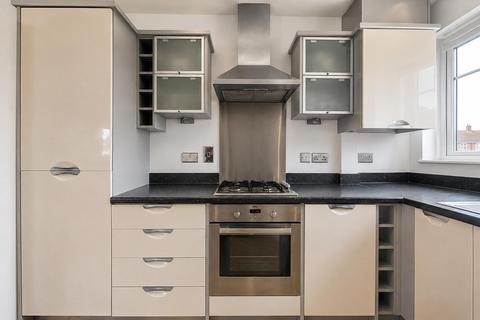 2 bedroom apartment to rent, Apprentice Drive, Colchester, CO4