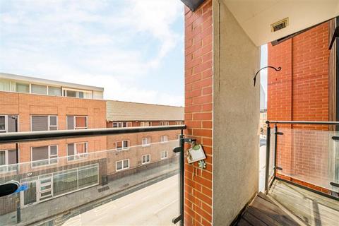 2 bedroom flat for sale, Southwark Bridge Road, London SE1