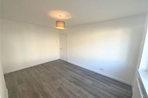2 bedroom flat to rent, Chadwell Avenue, Chadwell Heath, Essex