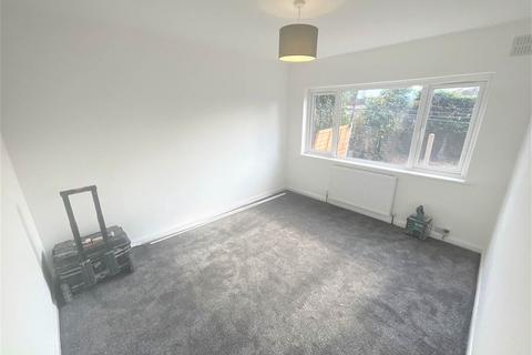 2 bedroom flat to rent, Chadwell Avenue, Chadwell Heath, Essex