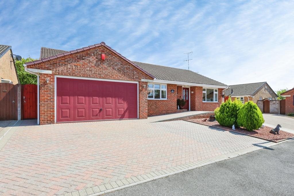 Finding Simple Integrals Poppy Close, POOLE, Dorset, BH16 3 bed bungalow for sale - £510,000