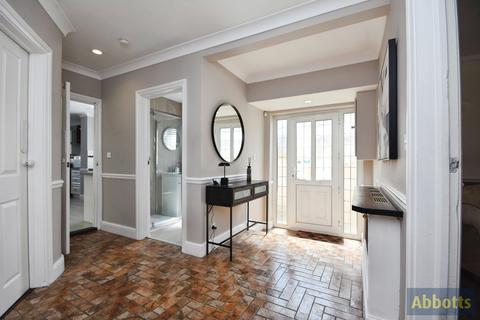 4 bedroom house for sale, Marine Avenue, CANVEY ISLAND, Essex, SS8