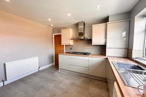2 bedroom semi-detached bungalow for sale, Broadway, Halifax HX3