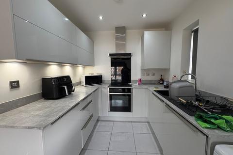 2 bedroom flat to rent, Horners Square, Hull, East Riding of Yorkshi, HU1