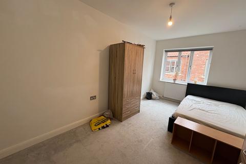2 bedroom flat to rent, Horners Square, Hull, East Riding of Yorkshi, HU1