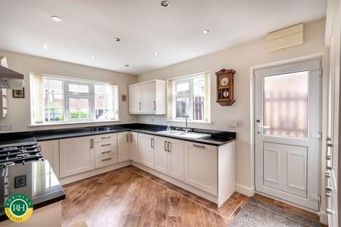 2 bedroom detached bungalow for sale, Westfield Road, Tickhill, Doncaster