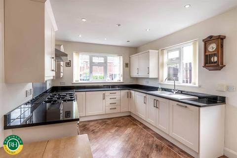2 bedroom detached bungalow for sale, Westfield Road, Tickhill, Doncaster