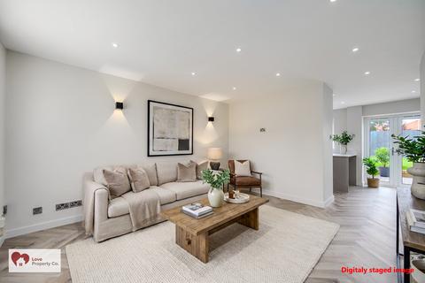 2 bedroom semi-detached house for sale, Thornton Road, Shirley B90
