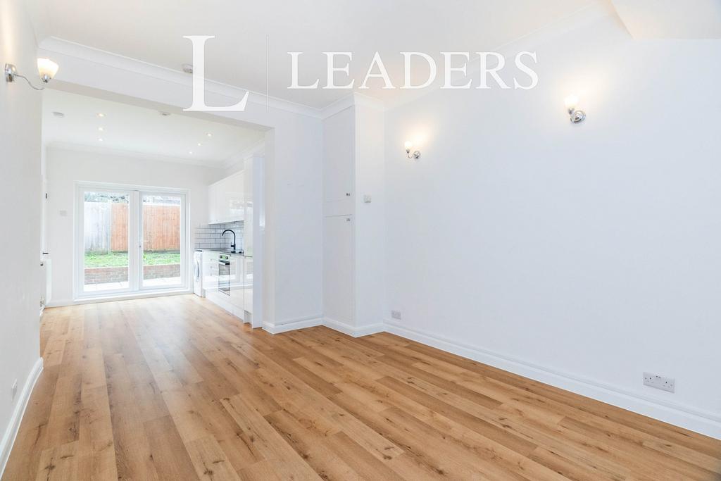 Apartment in Florian Avenue - View 4