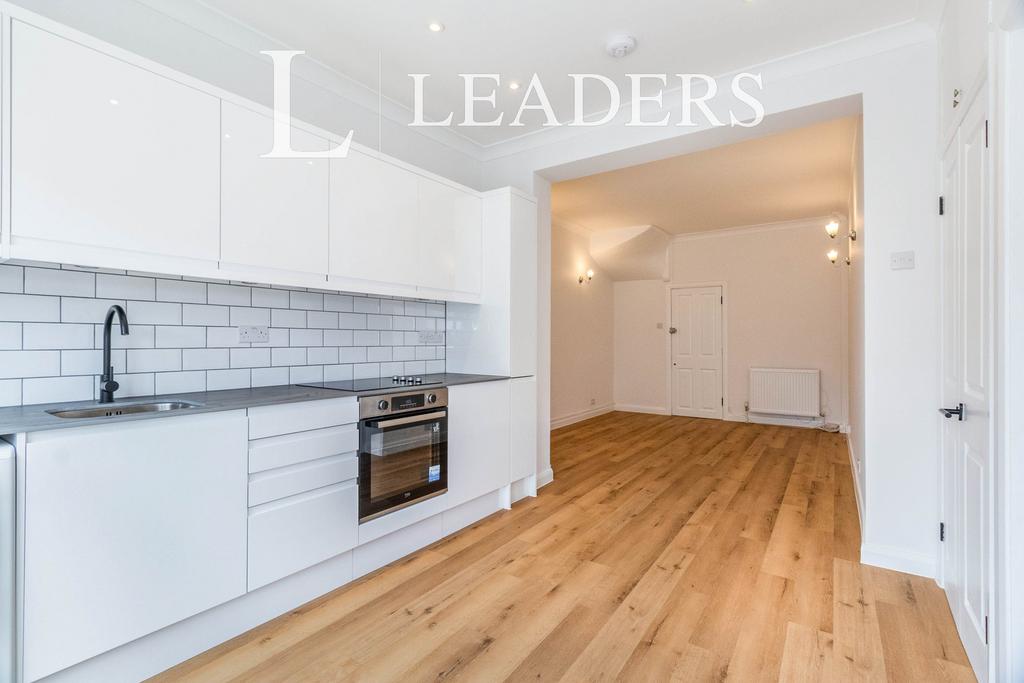 Apartment in Florian Avenue - More