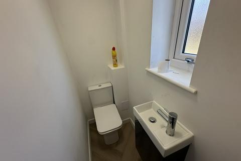 4 bedroom detached house to rent, 11 Landor Drive Loughor Swansea