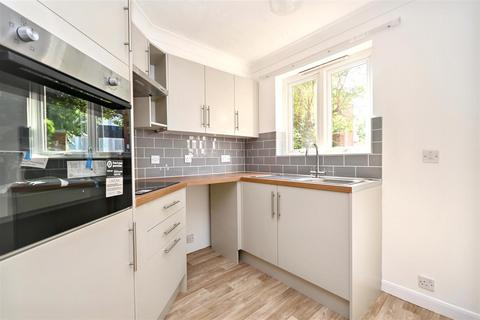 1 bedroom retirement property for sale, St. Leonards Road, Eastbourne