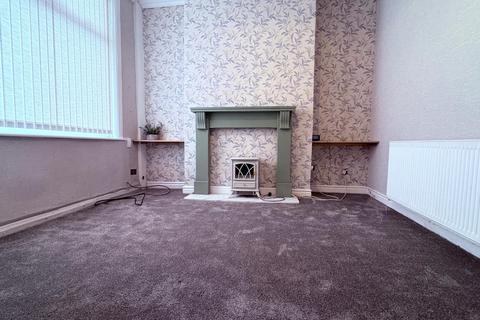 2 bedroom house to rent, Brighton Street, Bury, BL9