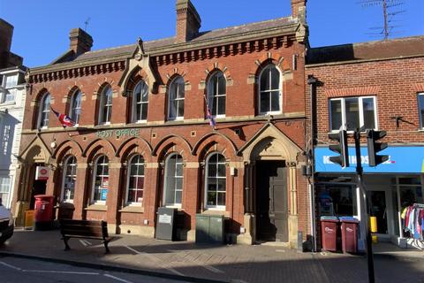 Studio for sale, High Street, Newport Pagnell