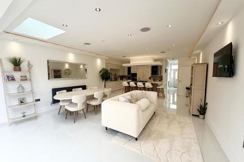 4 bedroom semi-detached house for sale, Grange Avenue, Stockton-On-Tees