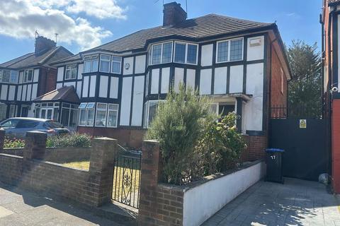 Vivian Avenue, Wembley