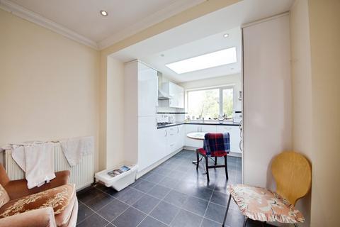 2 bedroom bungalow for sale, Gallants Farm Road, East Barnet, Barnet, London, EN4