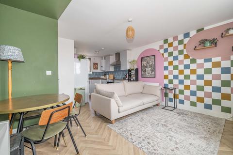 2 bedroom flat for sale, Matlock Close, Aylesham, Canterbury, Kent, CT3