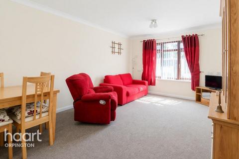 1 bedroom flat for sale, Farnborough Common, Orpington