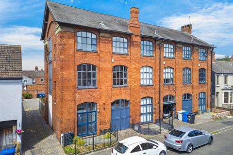 3 bedroom end of terrace house for sale, William Street, Kettering NN16