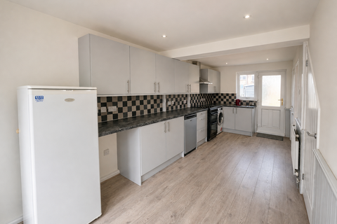 3 bedroom terraced house to rent, Ashgrove, Newport, NP18