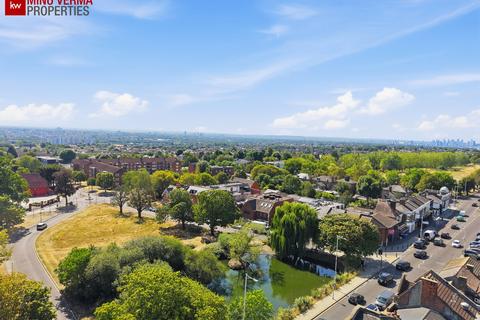 2 bedroom apartment for sale, Johnston Road, Woodford Green, IG8