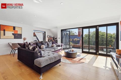 2 bedroom apartment for sale, Johnston Road, Woodford Green, IG8