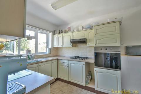 2 bedroom flat for sale, Cooden Drive, Bexhill-on-Sea, TN39