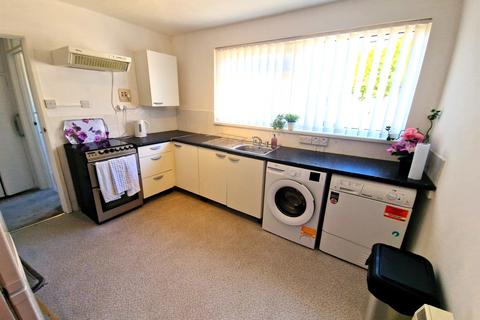 2 bedroom ground floor flat for sale, Tyn-Y-Pwll Road, Cardiff