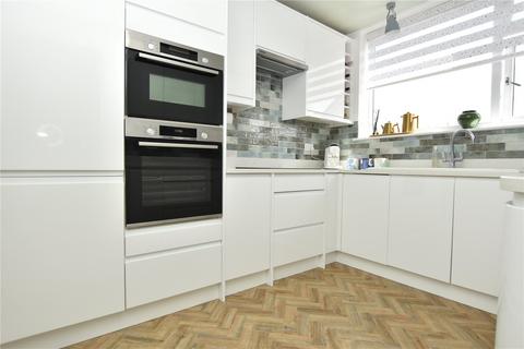 2 bedroom bungalow for sale, West Lea Drive, Tingley, Wakefield, West Yorkshire