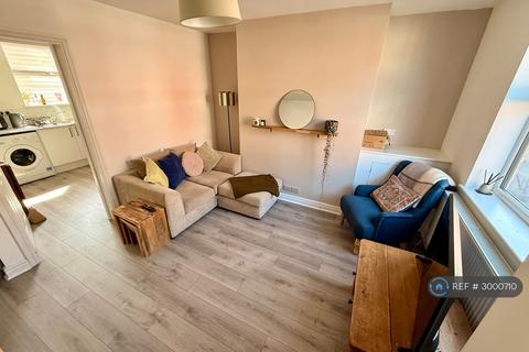 3 bedroom terraced house to rent, Crompton Road, Macclesfield, SK11