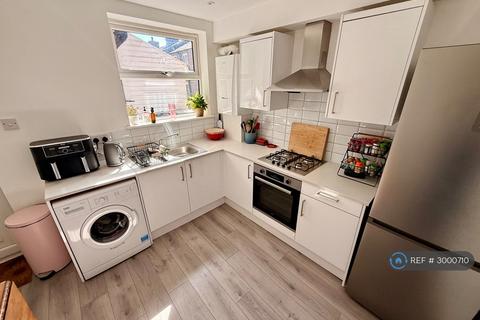3 bedroom terraced house to rent, Crompton Road, Macclesfield, SK11