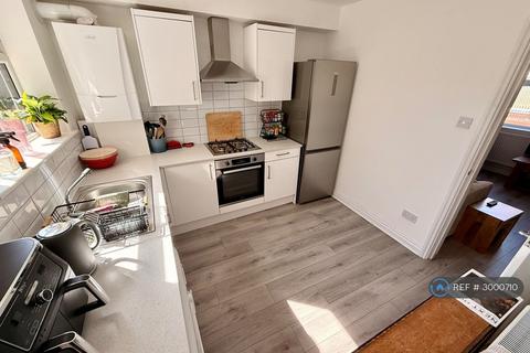 3 bedroom terraced house to rent, Crompton Road, Macclesfield, SK11