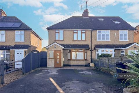 4 bedroom semi-detached house to rent, Park St Lane, St Albans, AL2