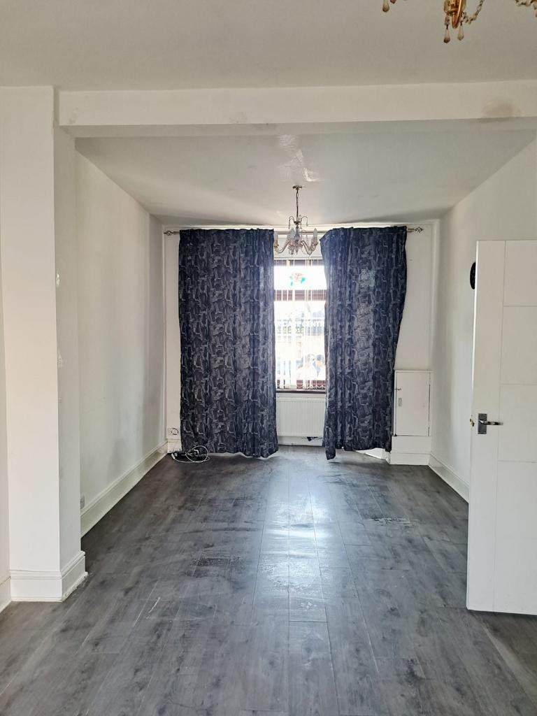 House in Southall - View 2