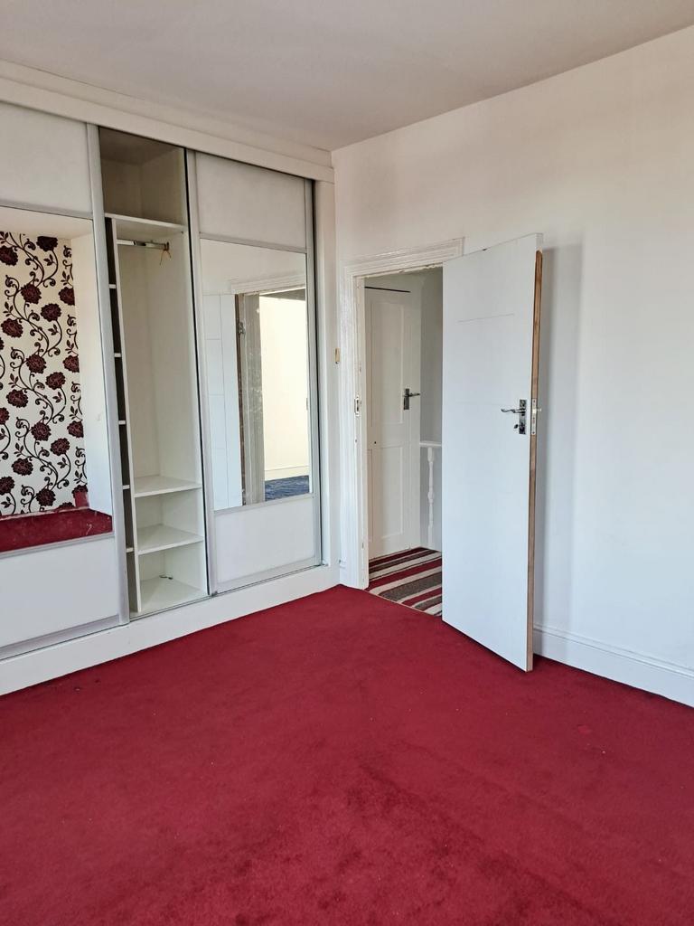 House in Southall - View 3