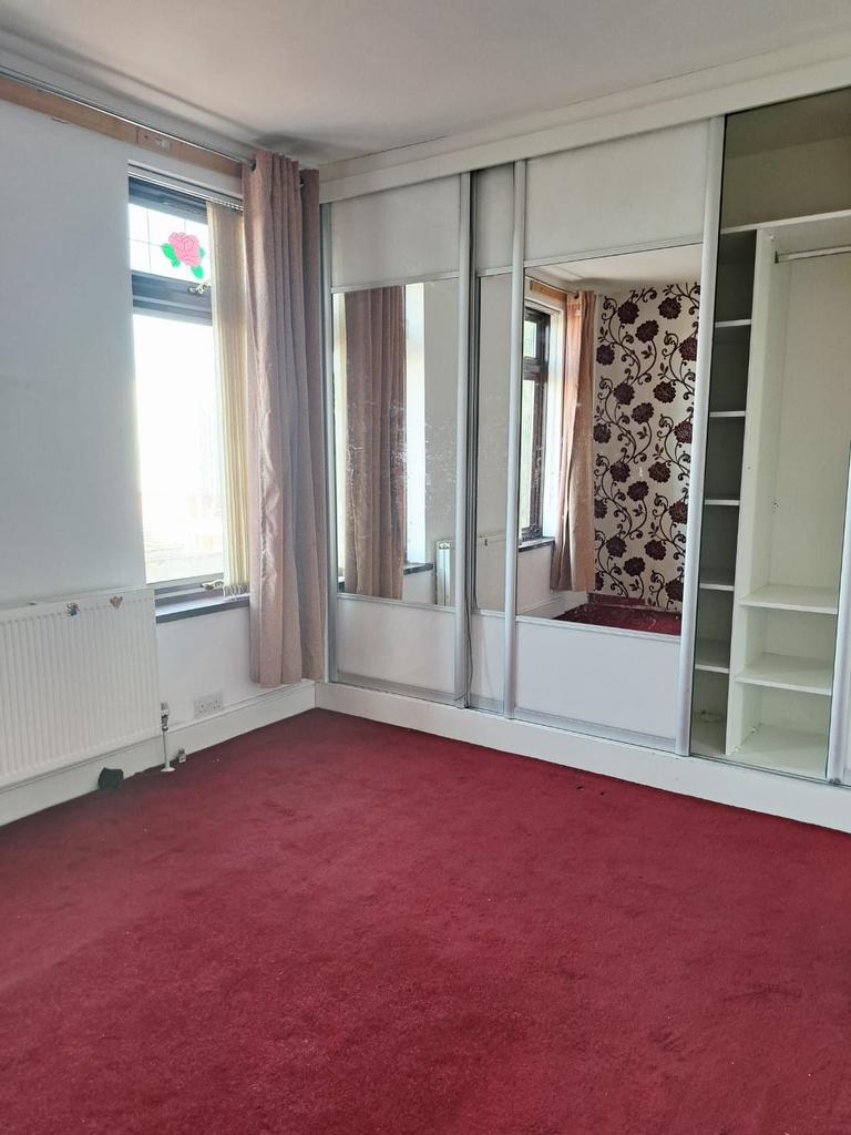 House in Southall - View 4