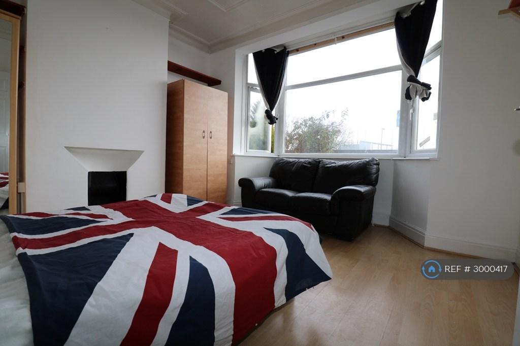 House in London - View 3