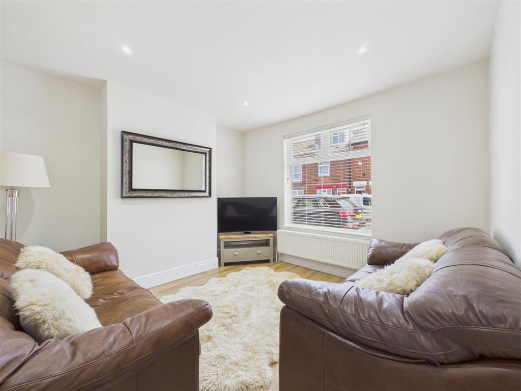 House in Sheffield, Meersbrook Bank, Moscar Cottages - View 2