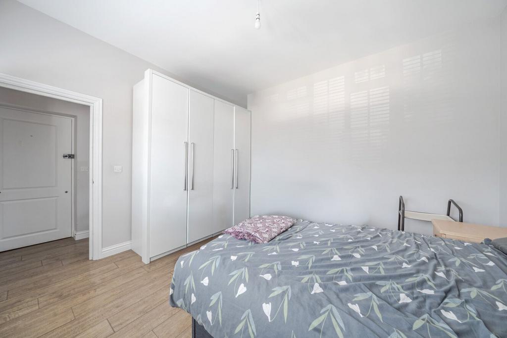 House in New Malden - View 5