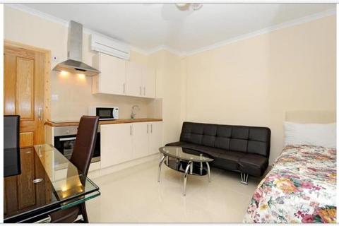 Studio to rent, Bedford Street, Covent Garden
